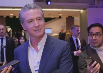 “დროა, ევროპელმა ლიდერებმა დონალდ ტრამპის წინაშე სიმტკიცე გამოიჩინონ” – კალიფორნიის გუბერნატორი