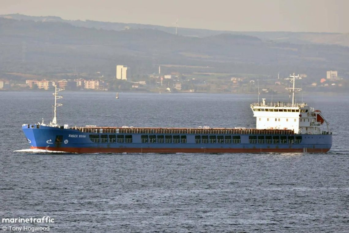 ბათუმში დგას გემი რომელიც უკრაინის დაზვერვის ინფორმაციით უკრაინული მარცვლეულის ქურდობაშია შემჩნეული – აი ფაქტი