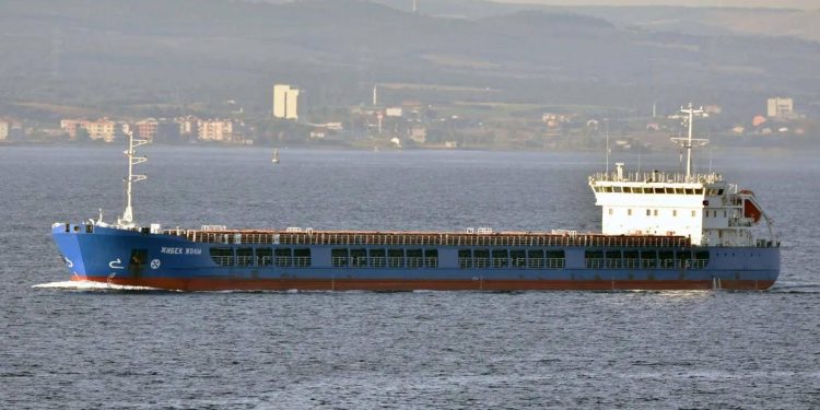 ბათუმში დგას გემი რომელიც უკრაინის დაზვერვის ინფორმაციით უკრაინული მარცვლეულის ქურდობაშია შემჩნეული – აი ფაქტი