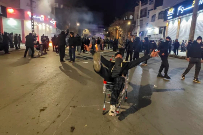 ირანის ხელისუფლებამ მასშტაბური მიტინგების ფონზე ქვეყანაში ინტერნეტი გათიშა