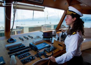 პირველი ქალი კაპიტანი საქართველოში ნათია ლაბაძე გახდა