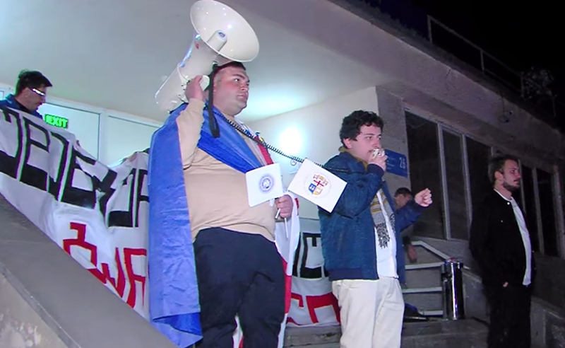 სოხუმის სახელმწიფო უნივერსიტეტთან აქცია მიმდინარეობს – არსებული ინფორმაციით, რექტორი სტუდენტებს სტატუსის შეწყვეტით ემუქრება