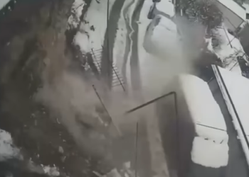 თბილისში, ნაძალადევის რაიონში კედელი ჩამოინგრა – რა კადრები ვრცელდება?