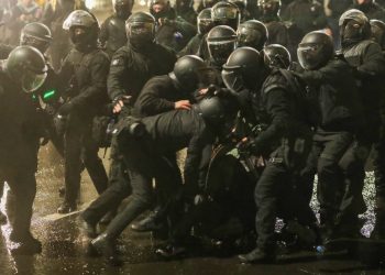 6 ოპოზიციური პარტია საგანგებო განცხადებას ავრცელებს