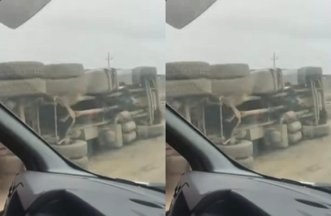 ლილოს ნაგავსაყრელთან  სპეც ტექნიკა გადაყირავდა