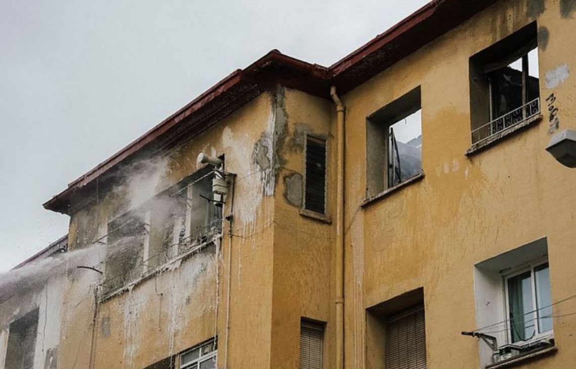 კატალონიაში, საცხოვრებელ კორპუსში ხანძრის შედეგად ხუთი ადამიანი დაიღუპა