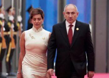 “მინდა გაცნობოთ, რომ ჩემსა და პრემიერმინისტრ ნიკოლ ფაშინიანს შორის სამოქალაქო ქორწინება დასრულდა” – ანა ჰაკობიანი