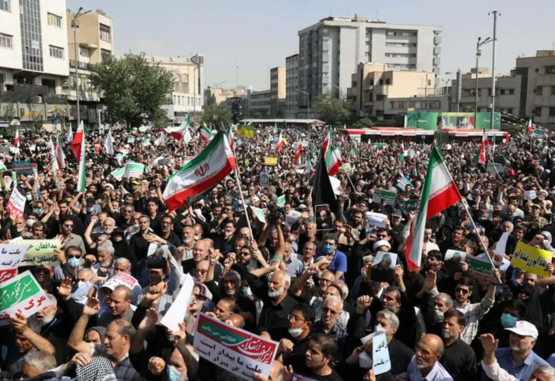 ირანში სულ მცირე 30 დემონსტრანტს, მათ შორის ორ ბავშვს, სიკვდილით დასჯა მიუსაჯეს