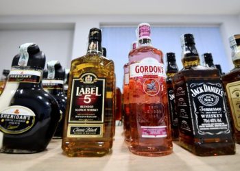 განსაკუთრებით დიდი ოდენობით უაქციზო ალკოჰოლის უკანონო შენახვა-გადაზიდვის ფაქტზე, ორი პირი დააკავეს