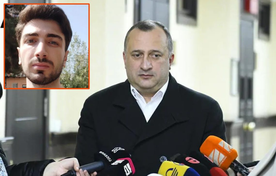 ავალიანის საქმეზე დაკავებული გიორგი რიკაძის ადვოკატი გავრცელებულ კადრებზე კომენტარს აკეთებს