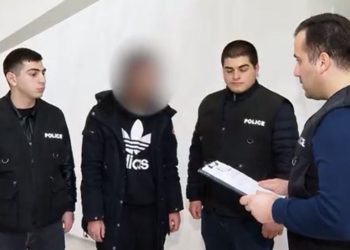 ჯანმრთელობის განზრახ დაზიანების, ძალადობისა და მუქარის ბრალდებით პოლიციამ  2 პირი დააკავა