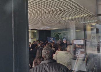 ამ წუთებში პროკურატურასთან დაზარალებულების საპროტესტო აქცია მიმდინარეობს – “სფერო ჰოლდინგის”/”სფერო ინვესტის” საქმე