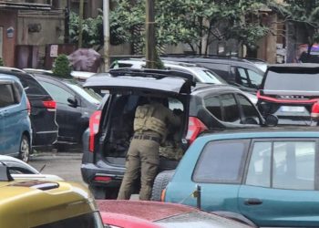 ბათუმში, ჰაიდარ აბაშიძის ქუჩაზე მდებარე შენობაში სპეცოპერაცია მიმდინარეობს