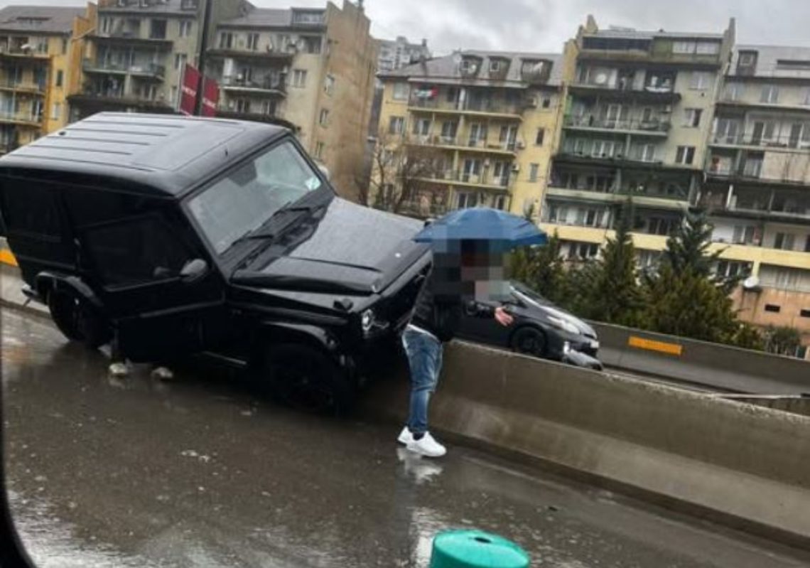 ავტოსაგზაო შემთხვევა თბილისში – რა ვითარებაა ადგილზე