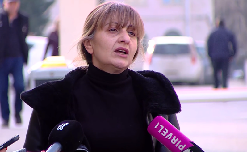 “უგონო მდგომარეობაში მყოფ ჩემს შვილს ახტება სპეცრაზმელი გოგიძე, ბოლო ამოსუნთქვა მის ხელში დაამთავრა” – მიშო ქავთარაძის დედა