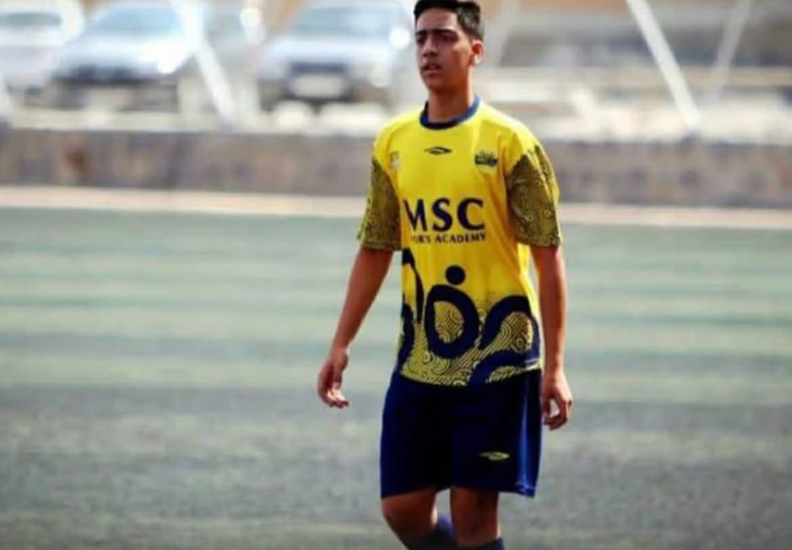 ირანში მიმდინარე აქციებისას 15 წლის ფეხბურთელი მამის თვალწინ მოკლეს – Iran International