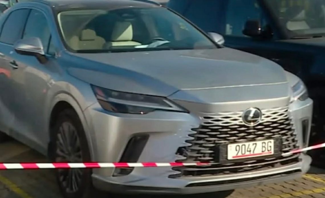 ბათუმში  დაახლოებით 5 მილიონი  ევროს ღირებულების, 59 ერთეული ძვირადღირებული ავტომობილის, კანონდარღვევით შემოტანის მცდელობის ფაქტები გამოვლინდა – შემოსავლების სამსახური