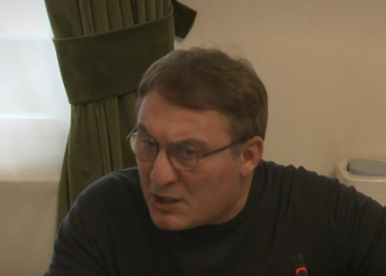 “ჩვენ რომ გავაძვირეთ კვერცხი ეს იყო გარდაუვალი აუცილებლობა – ახლაც სრული პასუხისმგებლობით ვაცხადებთ, რომ დარგს, კონკრეტულად ჩემს საწარმოს კვერცხის ერთი კაპიკით გაიაფების საშუალება არ აქვს” – ამბობს კვერცხის მწარმოებელი კოპანიის “დილის პროდუეტების” დირექტორი, გია ლობჟანიძე