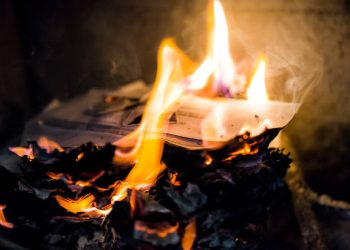 როდის უნდა დაწვათ ჩეკები ახალი შემოსავლების მისაღებად და დახარჯული თანხების დასაბრუნებლად – ეზოტერიკოსი თარიღებს ასახელებს