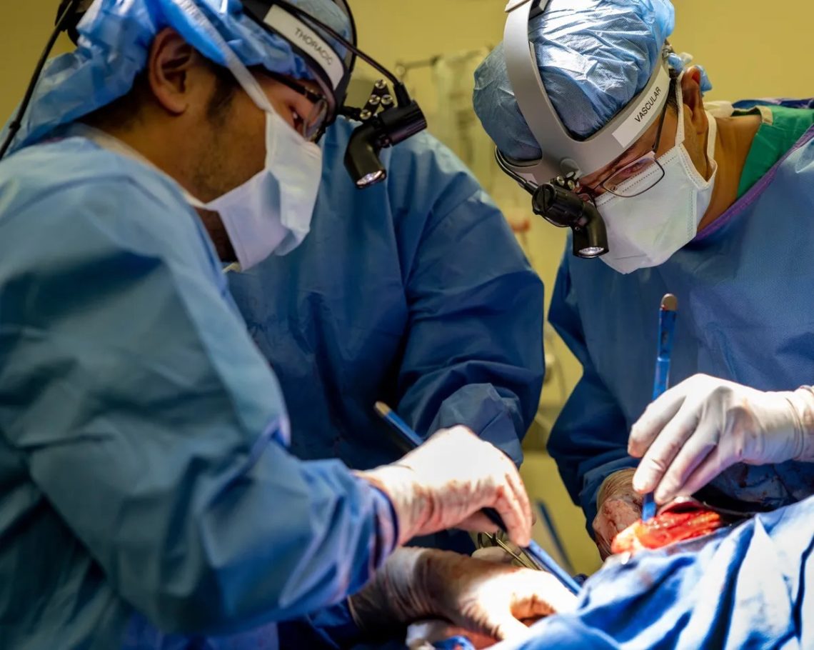 უნიკალური შემთხვევა – პაციენტმა ტრანსპლანტაციამდე ფილტვების გარეშე 48 საათი გაატარა და გადარჩა