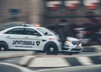 არასრუწლოვანი პოლიციას ძალადობაში ამხელს – რა დევს საქმის მასალებში