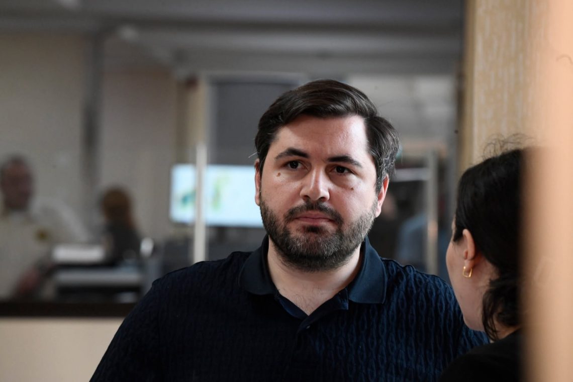 ლაშა გაბიტაშვილი თბილისის საერთაშორისო აეროპორტში დააყოვნეს, რა დროსაც მისი რეისი გაფრინდა, მას კი წასვლის შესაძლებლობა არ მიეცა