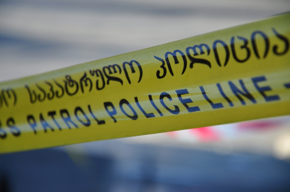 ფულის გამოძალვა ე.წ კრიმინალური ავტორიტეტის „ფოლადას“ სახელით – დაკავებულია 2 პირი