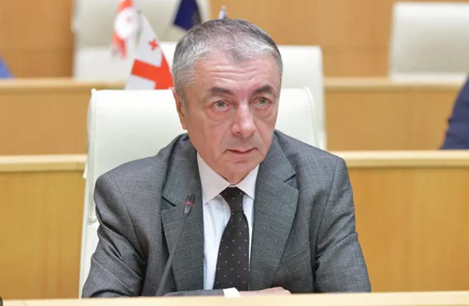 “როგორც ჩანს, ალეკო ელისაშვილს გაცნობიერებული არ აქვს, რაც ჩაიდინა, არანაირი გამართლება არ აქვს იმას, რომ სასამართლოს შენობაში შეიჭრა და მისი გადაწვა მოინდომა” – თენგიზ შარმანაშვილი