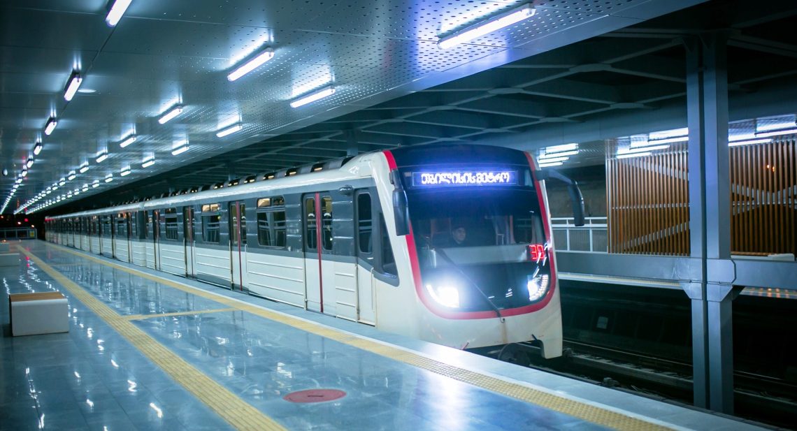 თბილისის მეტრო ილია მეორის დაკრძალვის დღის – 22 მარტის ჩათვლით ღამის 2 საათამდე იმუშავებს