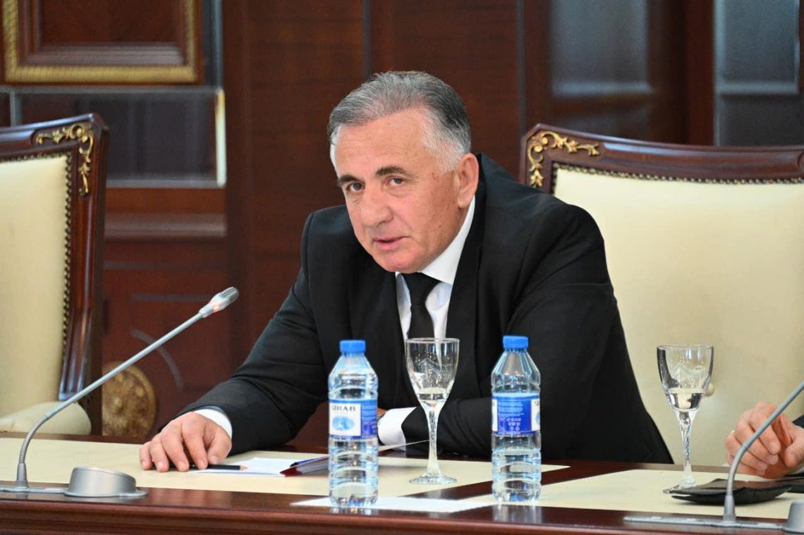 “მესმის, რომ ხალხს ავტომობილი სჭირდება, მაგრამ არსებობს ელექტრომანქანები, რომლებიც უფრო დაბალფასიანია და შეგვიძლია შევიძინოთ… ” – ბეჟან წაქაძე მანქანების საბაჟო გადასახადის გაზრდაზე