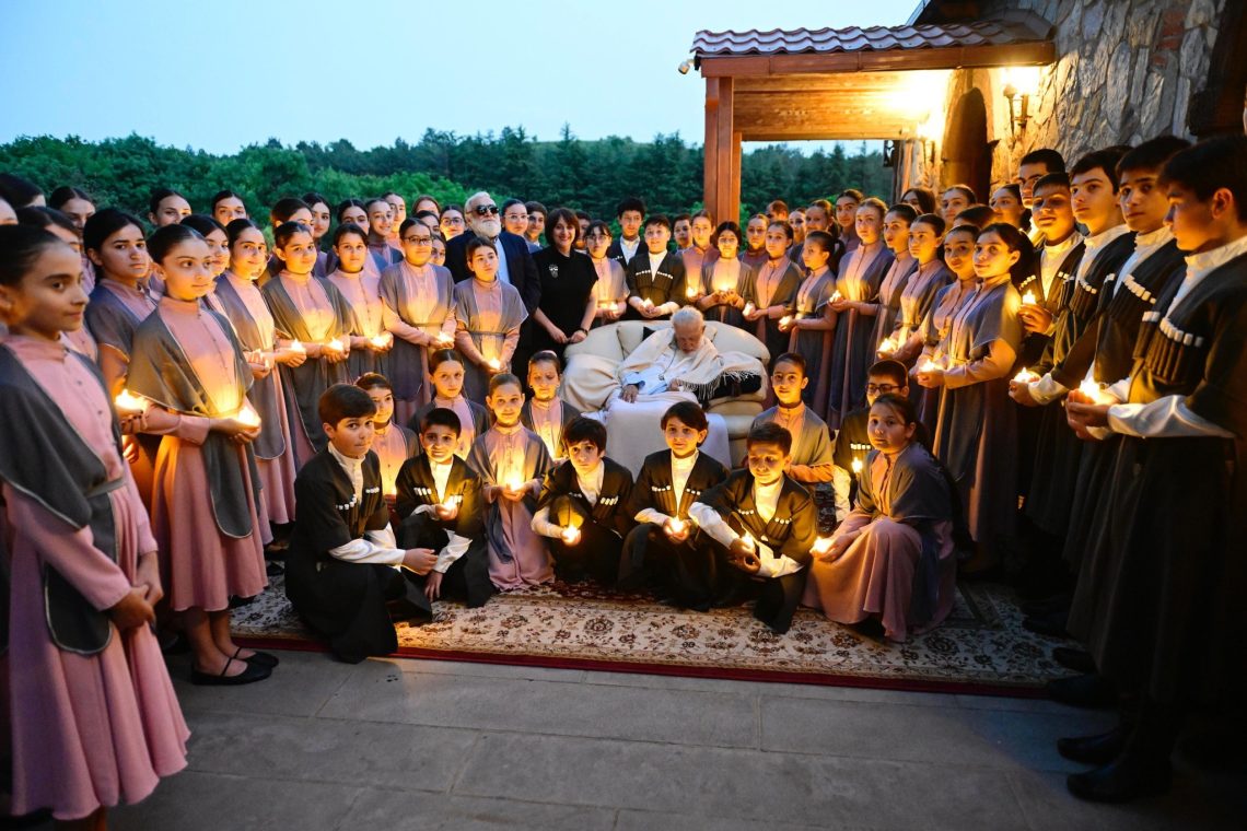 დღეს პატრიარქის ნათლულები ფეხით მსვლელობას აწყობენ