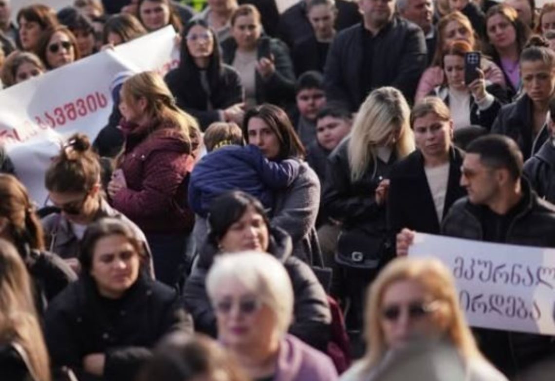 დიუშენის კუნთოვანი დისტროფიის მქონე ბავშვების მშობელთა ორგანიზაციის ინფორმაციით, გარდაიცვალა 17 წლის ავთანდილ ბრეგაძე