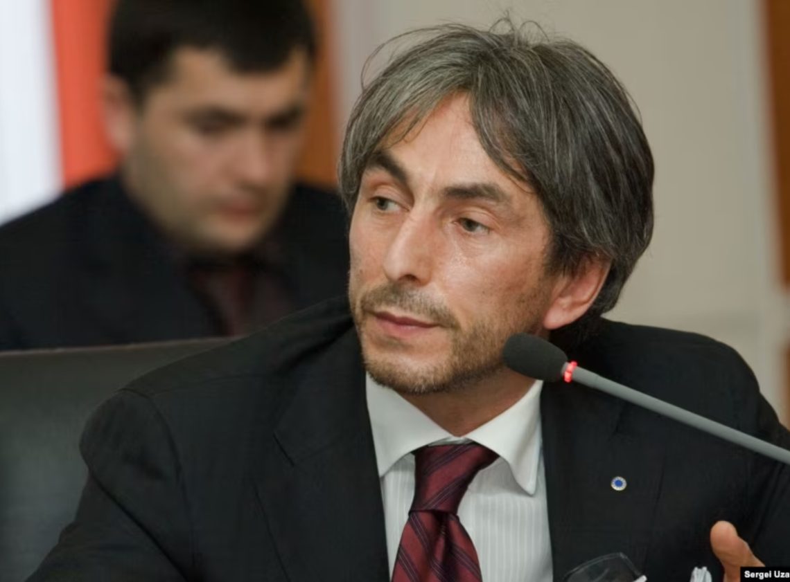 რუსეთის ფედერაციის საბჭოს ყოფილმა წევრმა, ჩეჩენმა ბიზნესმენმა, უმარ ჯაბრაილოვმა მოსკოვის სასტუმროში თავი მოიკლა