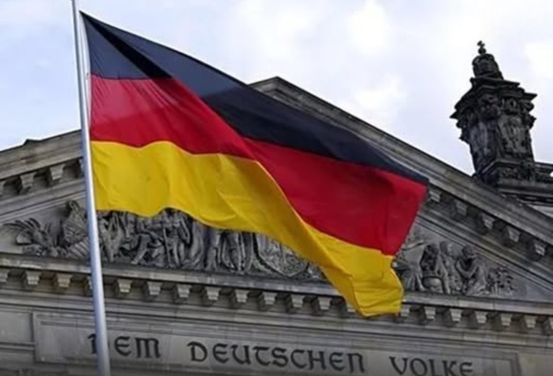 “გილოცავთ დედის დღეს! მათი ზრუნვა, ძალა და ძალისხმევა საქართველოში დღემდე თვალსაჩინოა – ქალები კვლავ აგრძელებენ ამ განსაკუთრებული და საპასუხისმგებლო როლის შესრულებას” – გერმანიის საელჩო საქართველოში