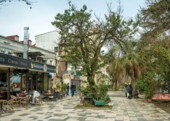 ბათუმში, გოგებაშვილის ქუჩაზე, უნებართვო კონსტრუქციების დემონტაჟი დასრულდა