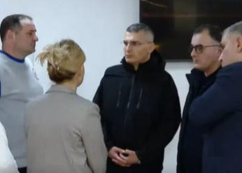 პატრიარქის ჯანმრთელობის მდგომარეობის გასაცნობად კავკასიის მედიცინის ცენტრში მიხეილ სარჯველაძე და მამუკა მდინარაძე იმყოფებოდნენ