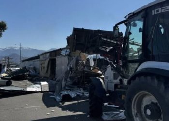 ბათუმის ბულვარში უნებართვო და უსახური კომერციული დანიშნულების ჯიხურების დემონტაჟი განხორციელდა