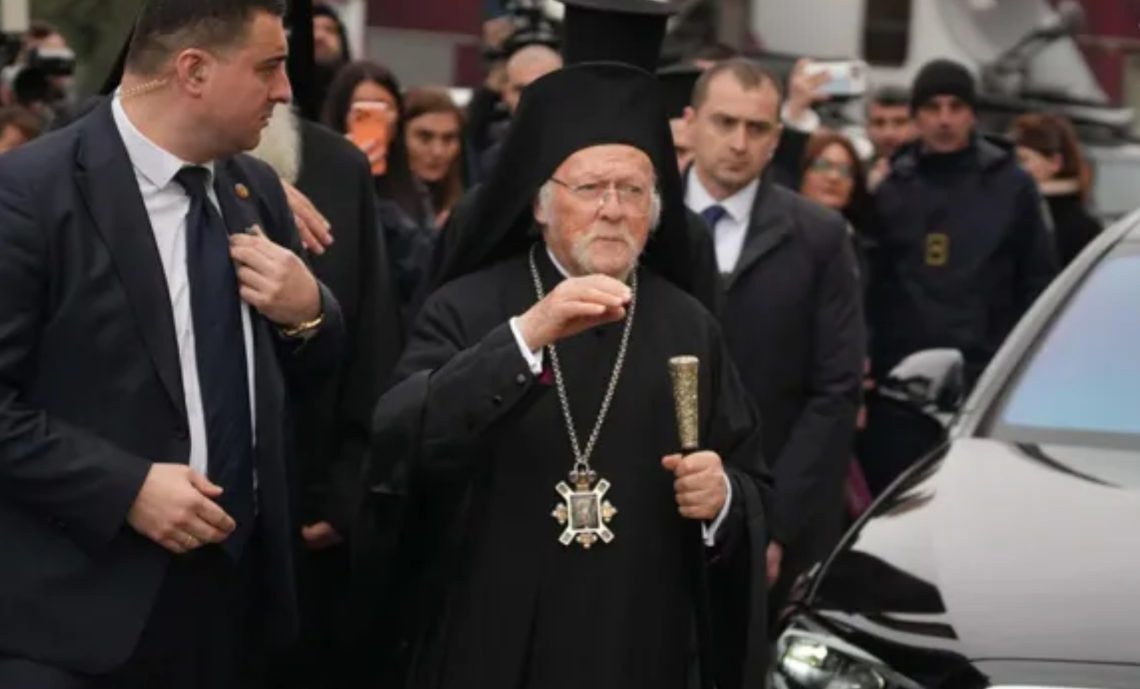 მსოფლიო პატრიარქი სამების ტაძარში მივიდა