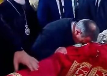 პატრიარქს პირადი დაცვის წევრები ემშვიდობებიან