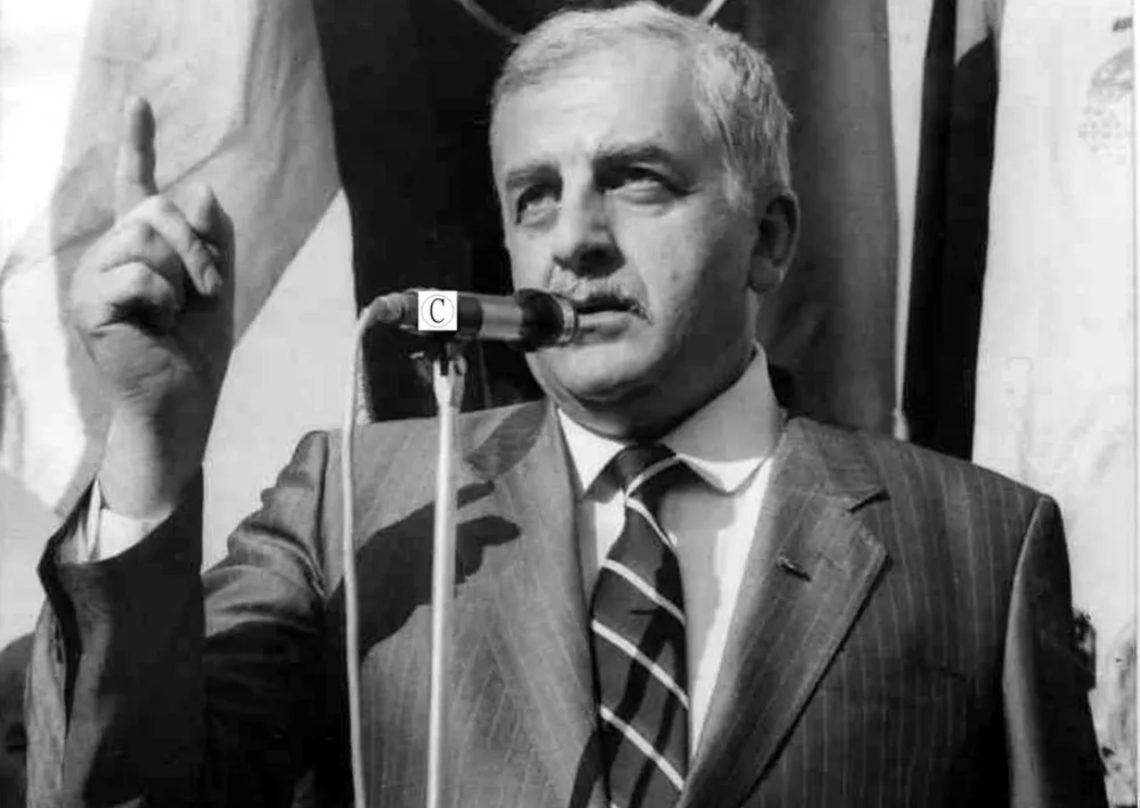 დღეს ზვიად გამსახურდიას დაბადების დღეა – პირველი პრეზიდენტი 87 წლის გახდებოდა