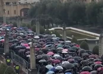 სამების ეზო ამ წუთებში