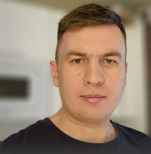 კრემლის მომხრე ბლოგერი, რომელმაც სოციალურ ქსელში გავრცელებულ პოსტში მოულოდნელად პუტინი და უკრაინაში ომი გააკრიტიკა, ფსიქიატრიულ დაწესებულებაში მოათავსეს