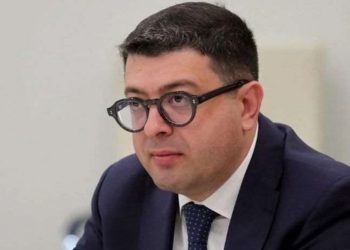 “ერი სამების ტაძარში, ხოლო მაჯლაჯუნები რუსთაველზე!” – დიმიტრი სამხარაძე