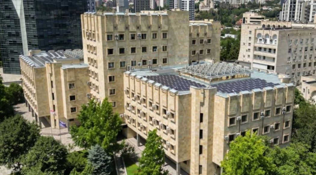 დიდი ოდენობით ნარკოტიკული საშუალების უკანონო შეძენის, შენახვის, კულტივირებისა და რეალიზაციის ფაქტებზე ბრალდებულს 16 წლით თავისუფლების აღკვეთა მიესაჯა