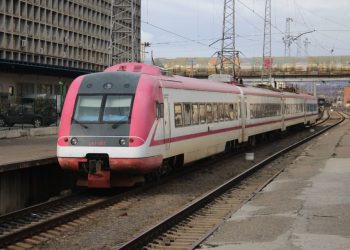 თბილისი – ზუგდიდის მატარებელი კასპთან მწყობრიდან გამოვიდა და გაჩერდა