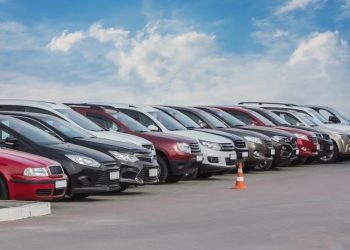 კობახიძის თქმით, 6 წელზე მეტი წლოვანების ავტომობილების შემოყვანა აღარ აიკრძალება –  რა იცვლება?