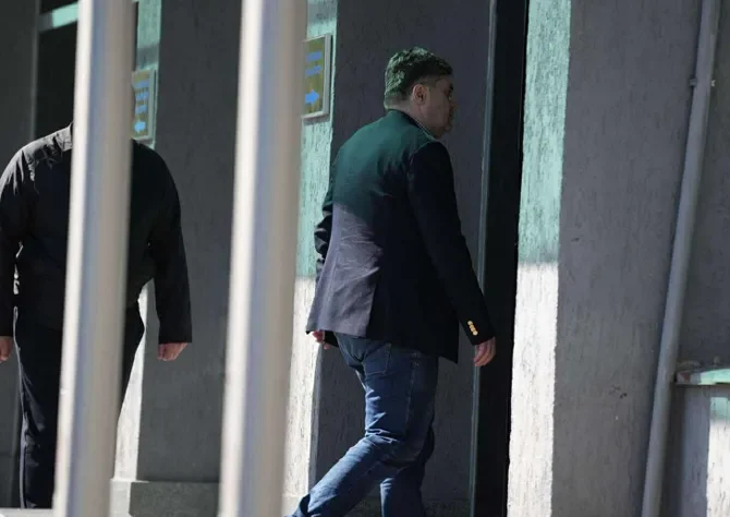 თბილისის საქალაქო სასამართლოში ბაჩო ახალაიას სასამართლო პროცესი მიმდინარეობს