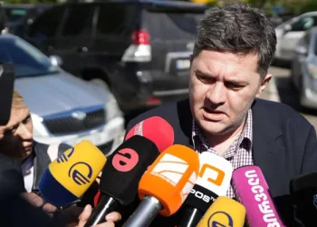 “გავიმეორებ, რაც ბრალშია: ივანიშვილის ხელისუფლება უნდა დაემხოს სასტიკად, დავამხობთ მასაც და მის საცეცებსაც” – ბაჩო ახალაია