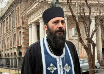 “ყველა მოქალაქეს ეძლევა საშუალება ჯეროვანი და სასურველი პატივი მიაგოს მის უწმინდესობას – მოქალაქეთა ნაკადი არ წყდება” – მღვდელი გიორგი ბაზერაშვილი