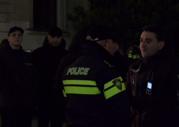 რუსთაველზე პოლიციის მობილიზებაა – რა ხდება ადგილზე